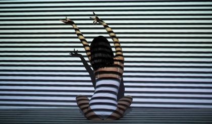 This optical illusion will freak you out, just one object is real