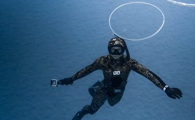 Howard Wood, an Arran diver, receives the top global grassroots award for environmental protection