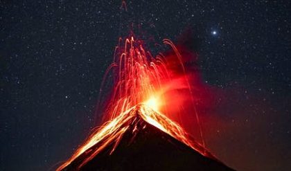 Calbuco volcano in Chile explodes twice. This prompts evacuation of approximately 4,000 people.