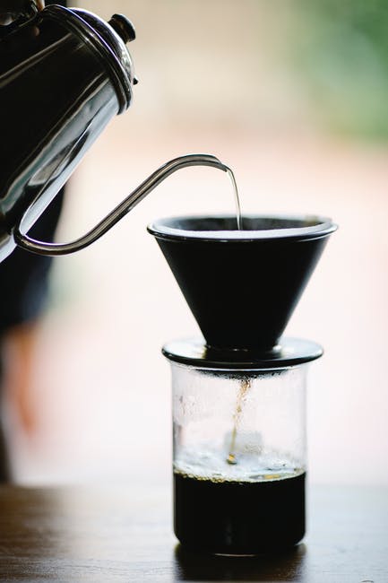 Latte bubbles make coffee spill less