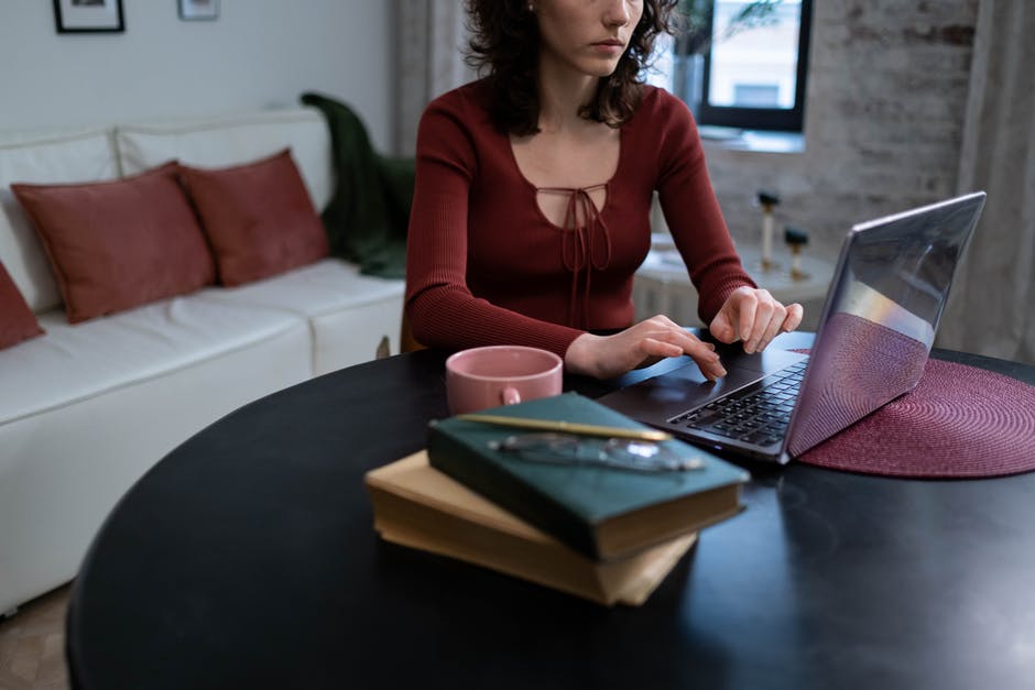 Vilken funktion har processorn på datorer och bärbara datorer?
