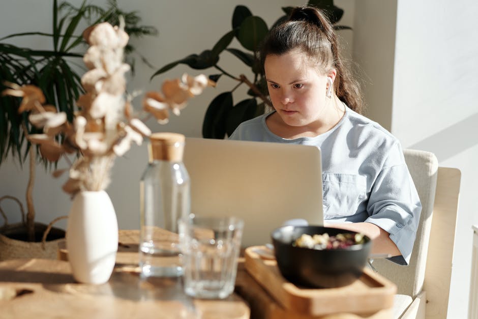 Så här inaktiverar du onlinesökning från startmenyn i Windows 11