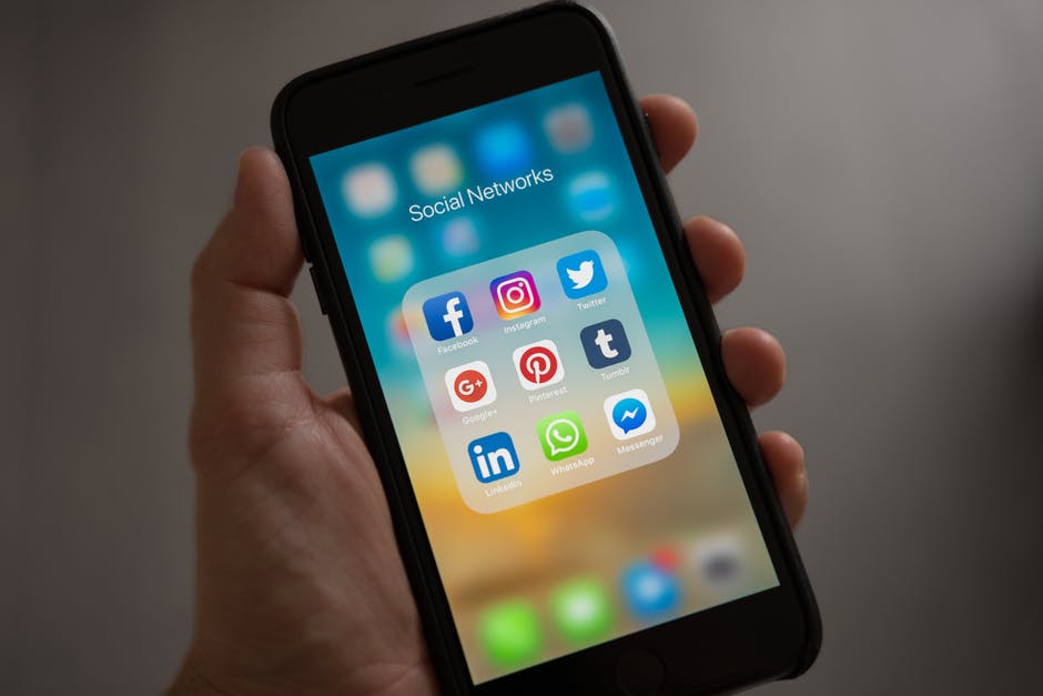 Hur man länkar Facebook till Twitter