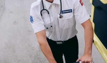 Vad är ambulanstransport som inte är akut?