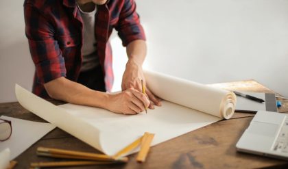 Vad gör en projektingenjör?  – Definition, färdigheter och mer