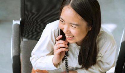 Vad är telefonoperatör?  – Definition, arbetsuppgifter och mer